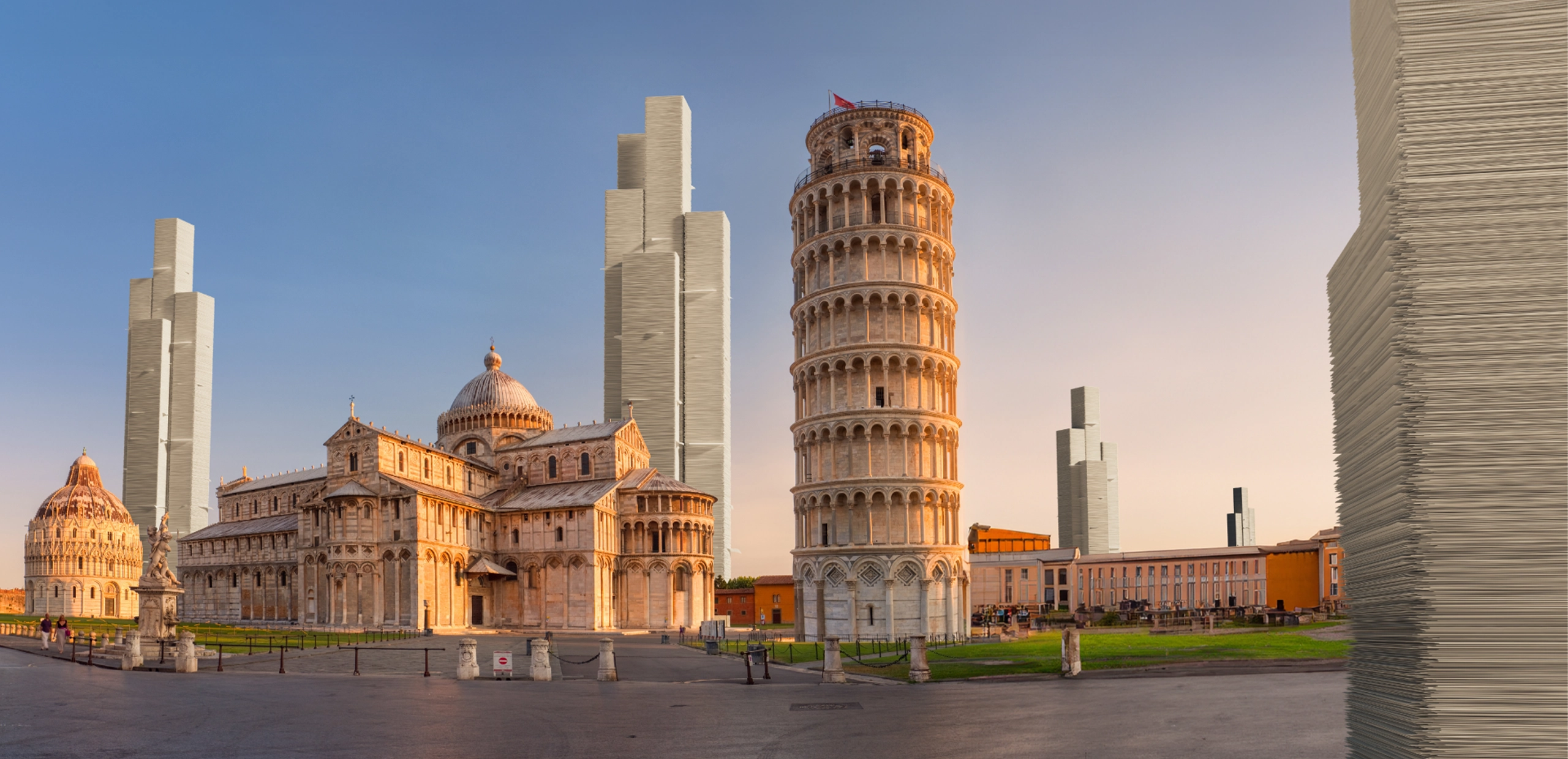 Torre di Pisa circondata da pile di carta